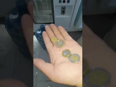 Монетка привелась в действие алкалические автоматы очистки воды окна